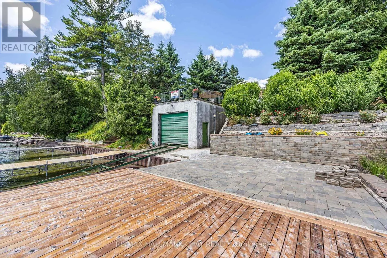1125 WOODLAND DRIVE