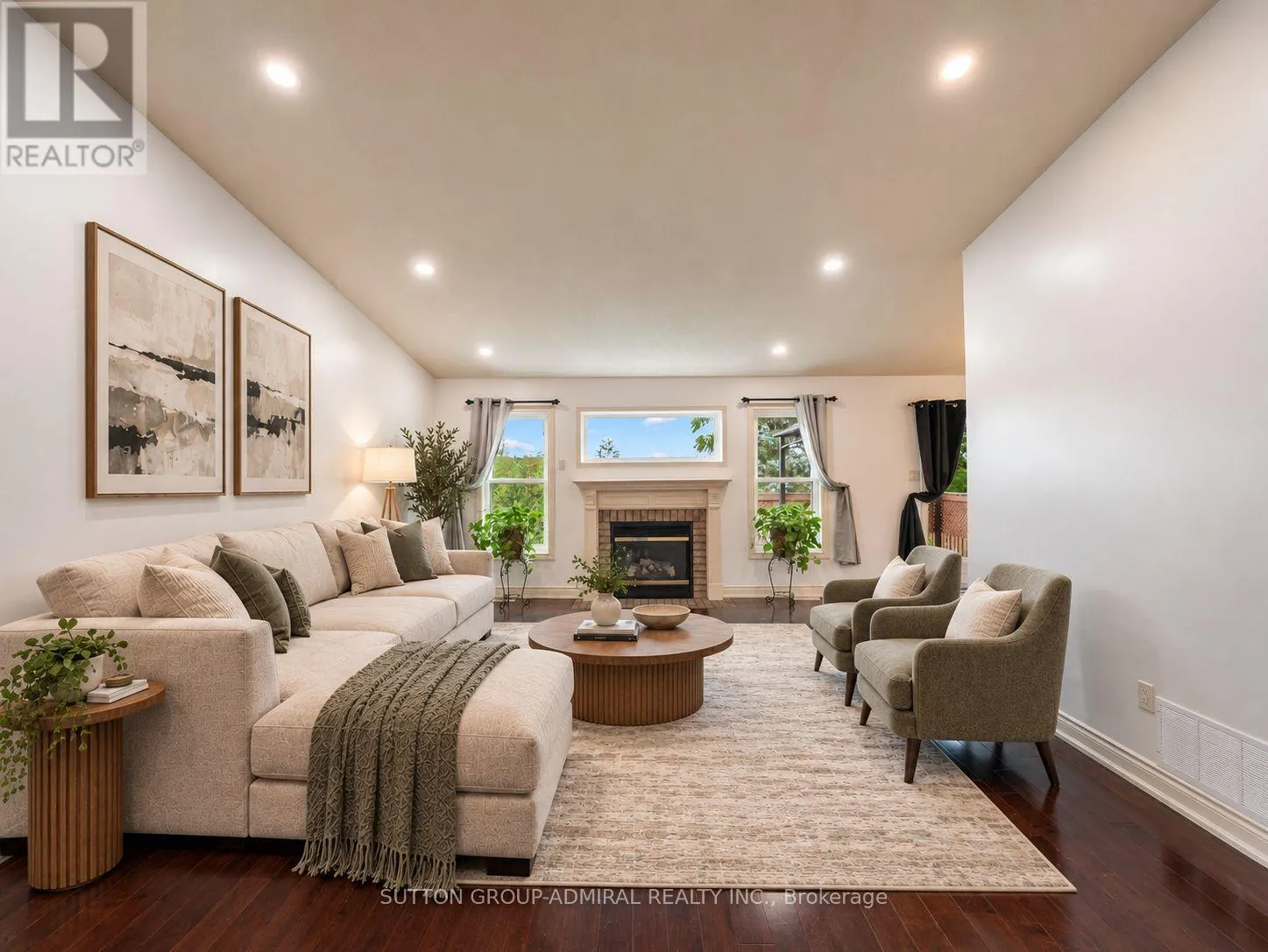 28 HARWOOD DRIVE