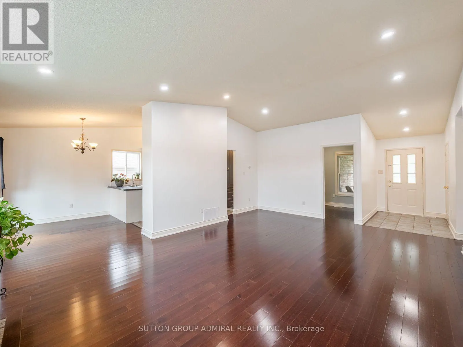 28 HARWOOD DRIVE
