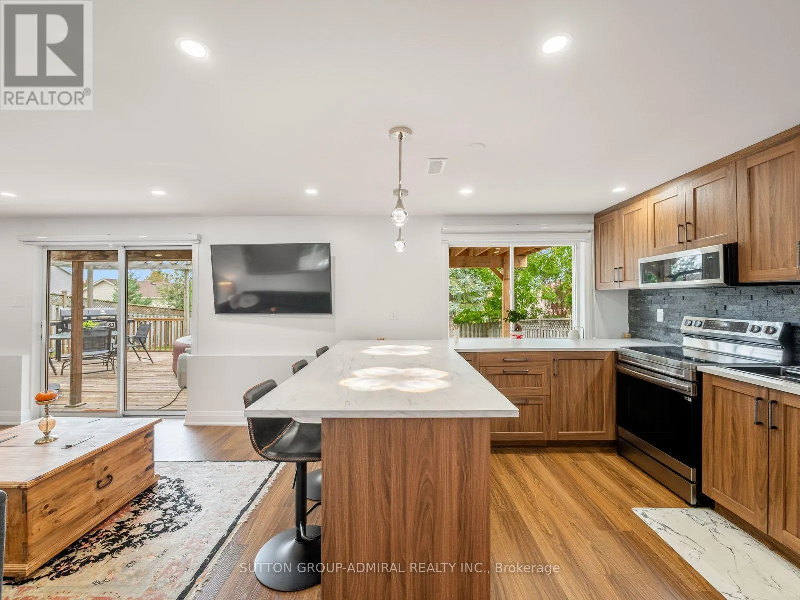 28 HARWOOD DRIVE
