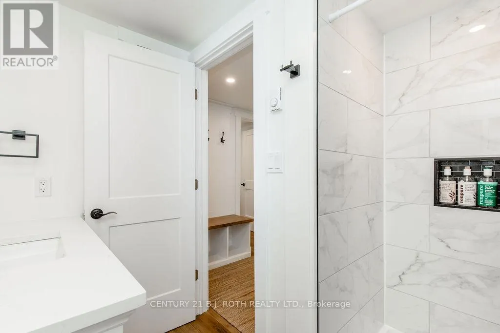 12 DOMAR ROAD