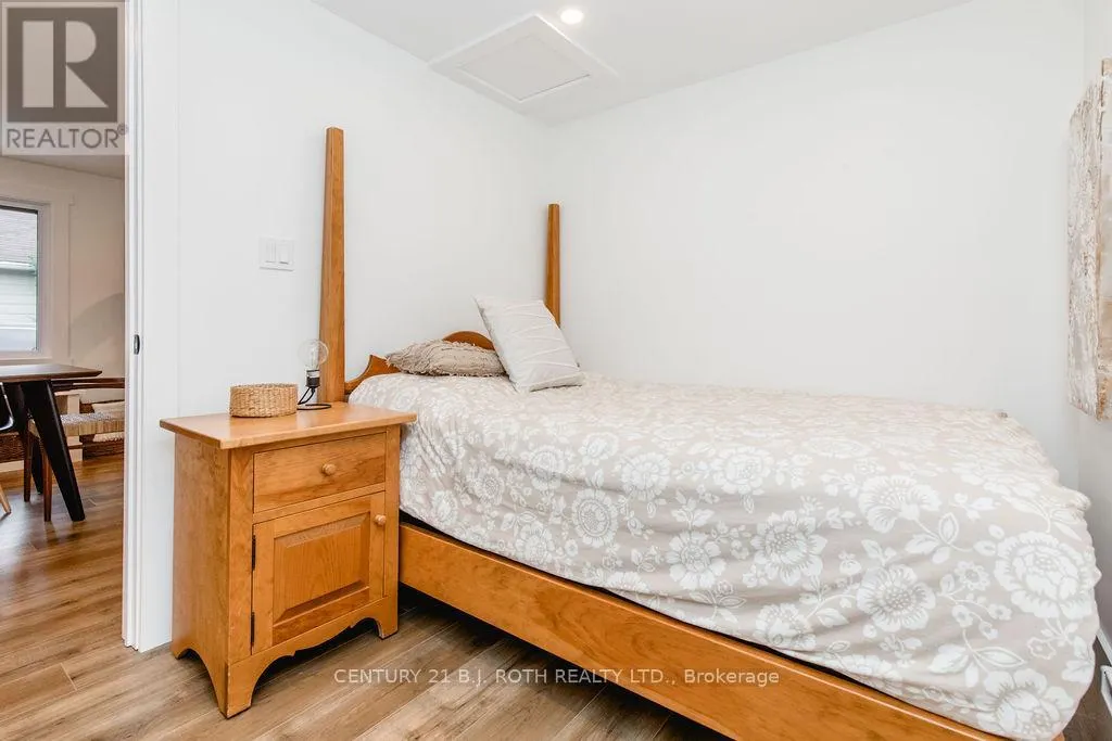 12 DOMAR ROAD