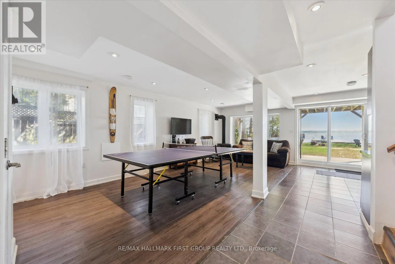2807 LAKESIDE DRIVE