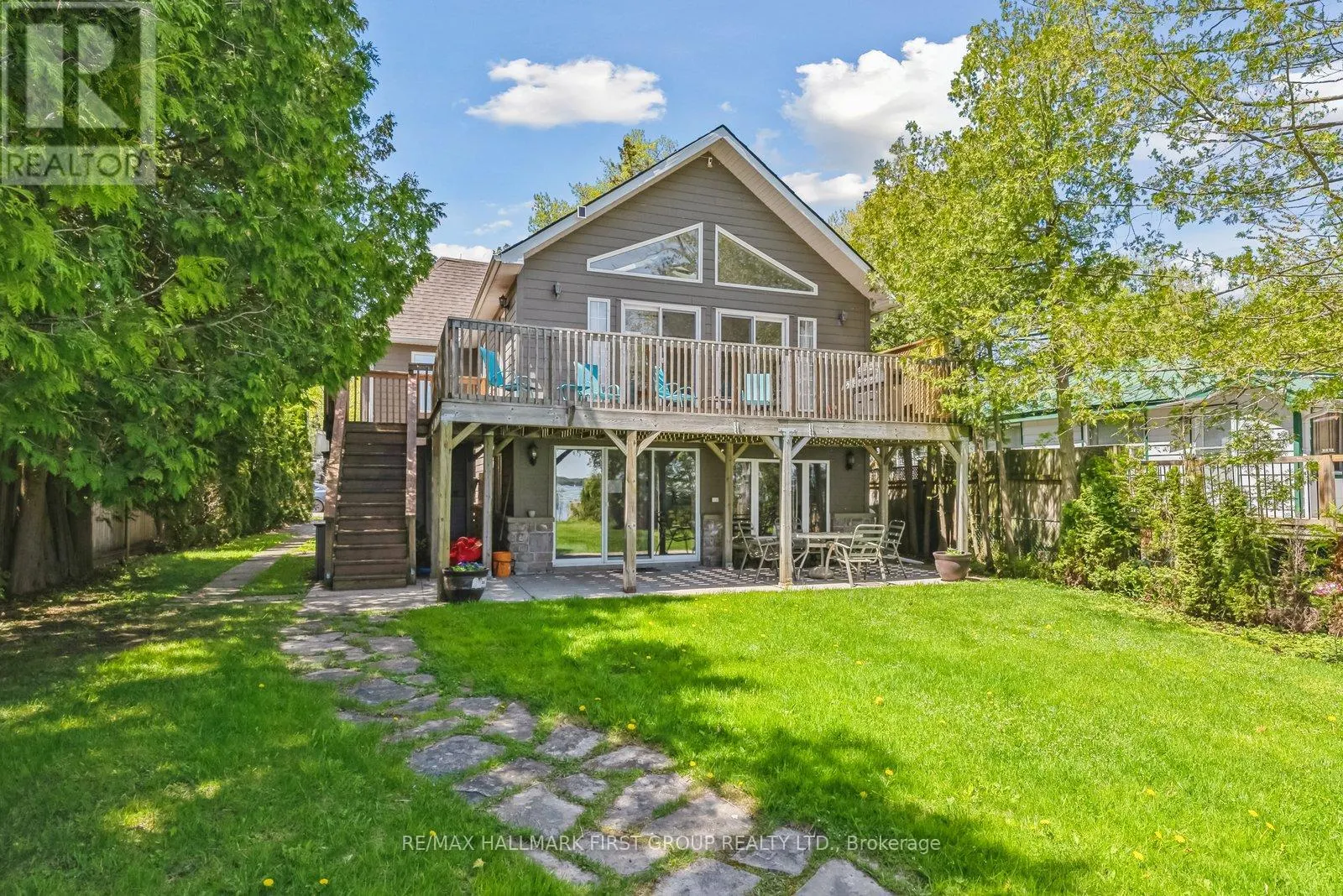 2807 LAKESIDE DRIVE