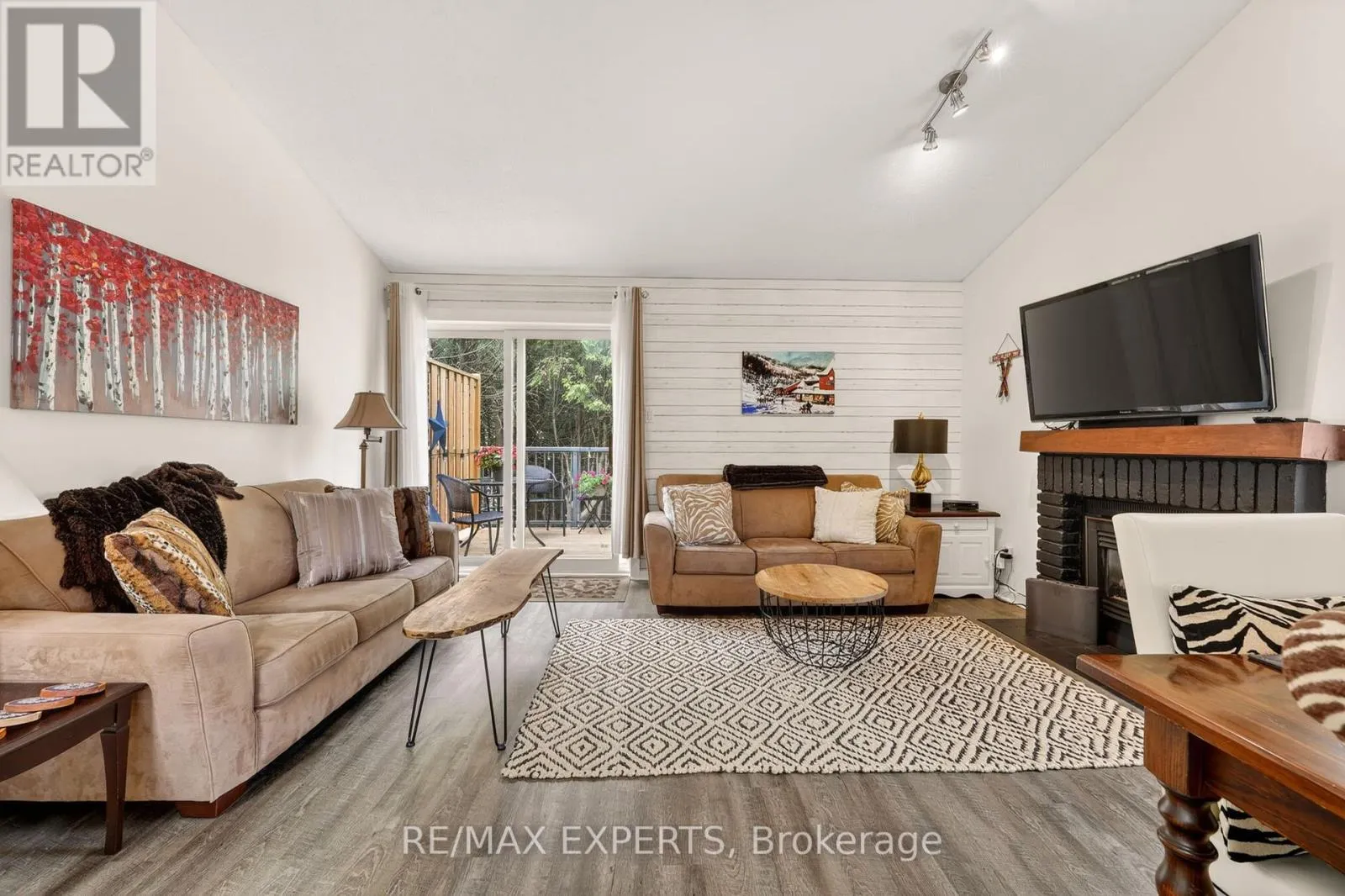 416 - 14 DAWSON DRIVE