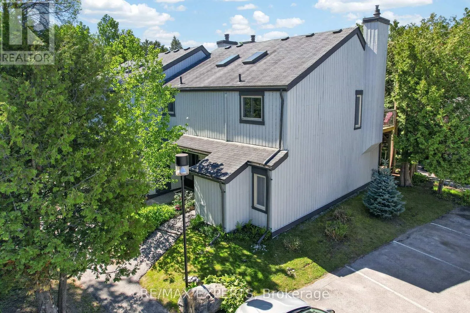 416 - 14 DAWSON DRIVE