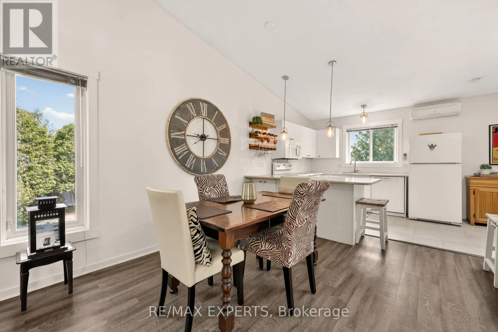 416 - 14 DAWSON DRIVE