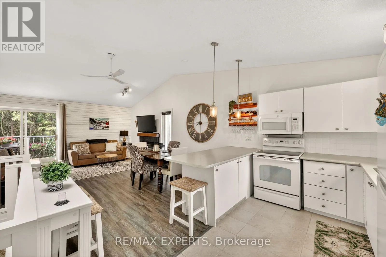 416 - 14 DAWSON DRIVE