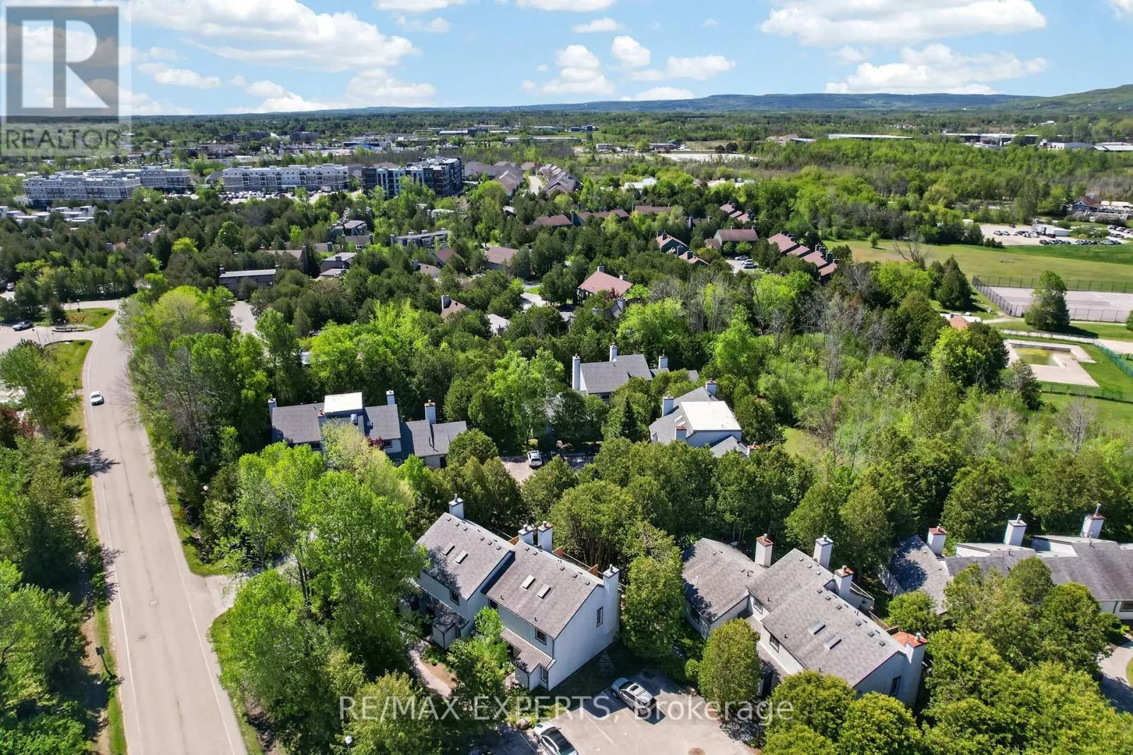 416 - 14 DAWSON DRIVE