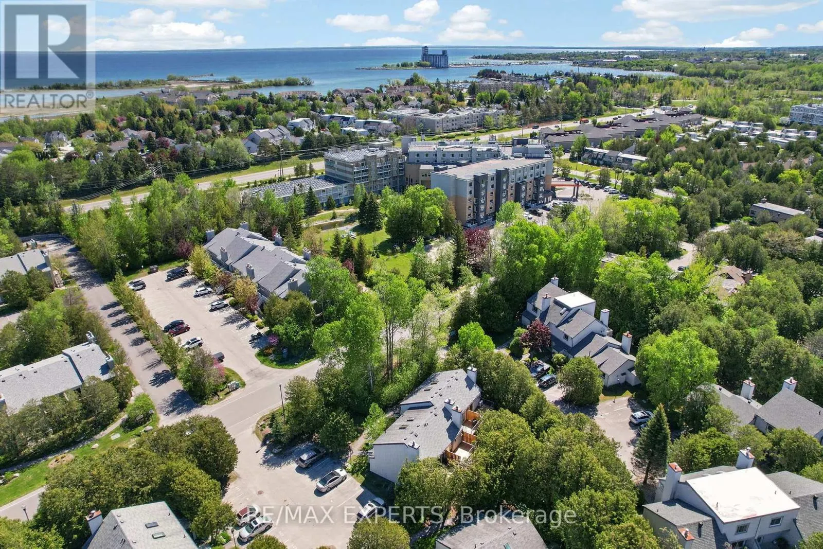 416 - 14 DAWSON DRIVE
