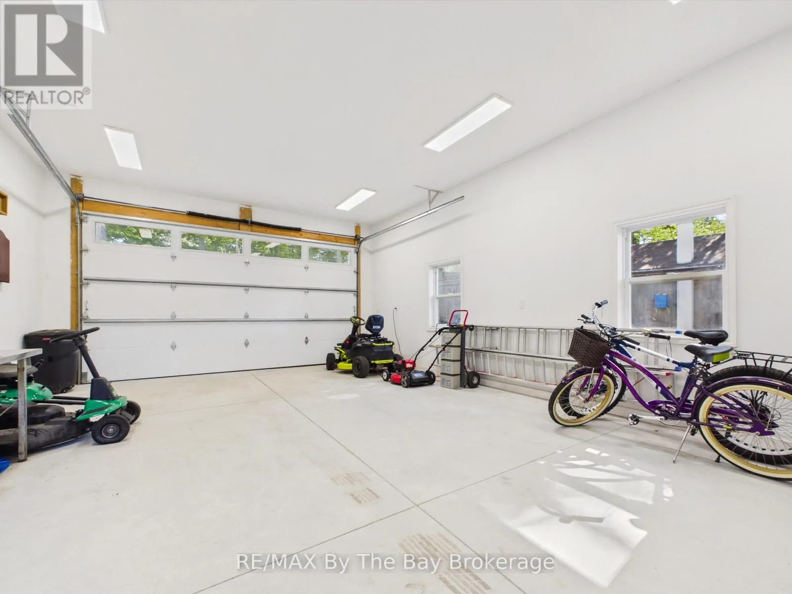 2056 RIVER ROAD W