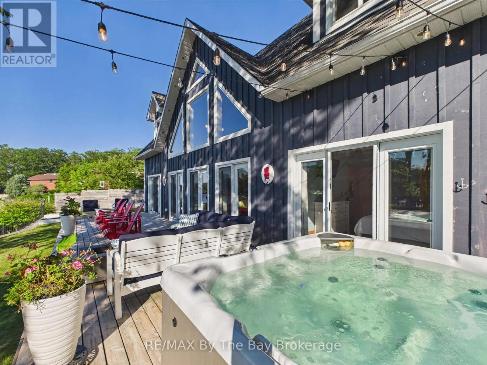 2056 RIVER ROAD W