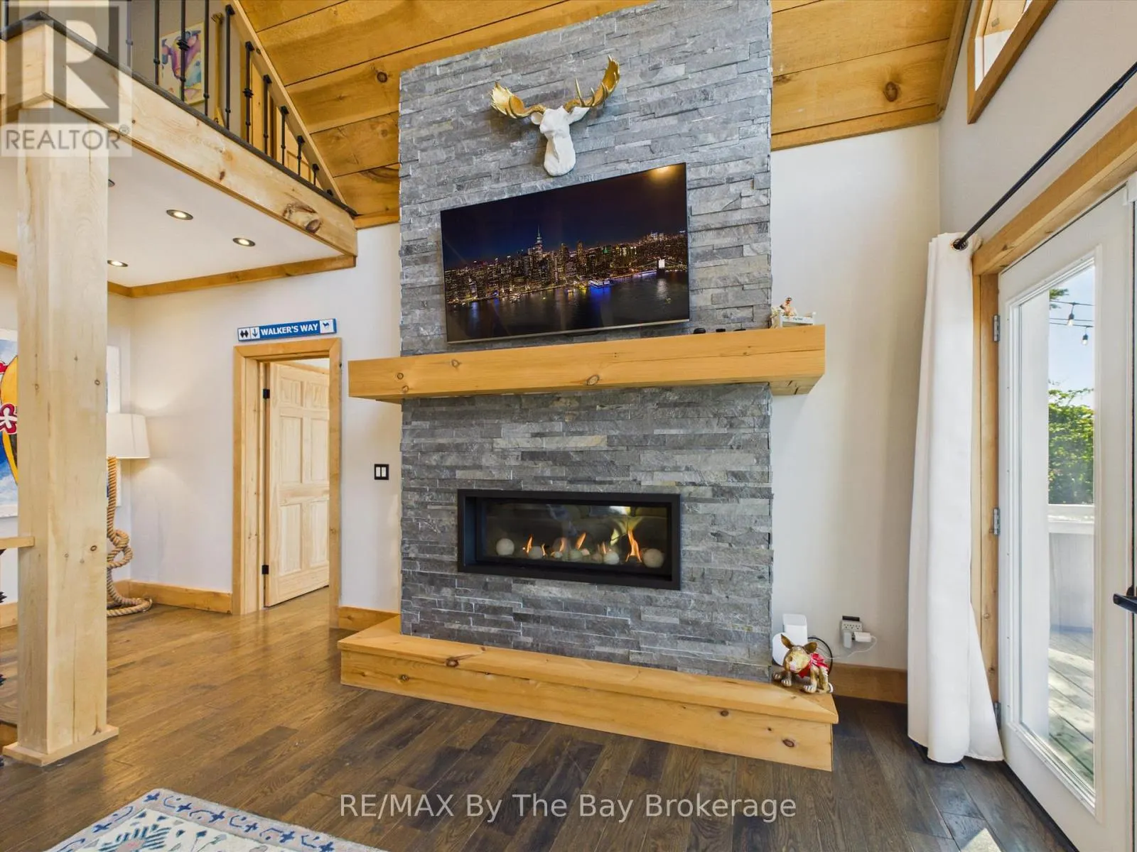 2056 RIVER ROAD W
