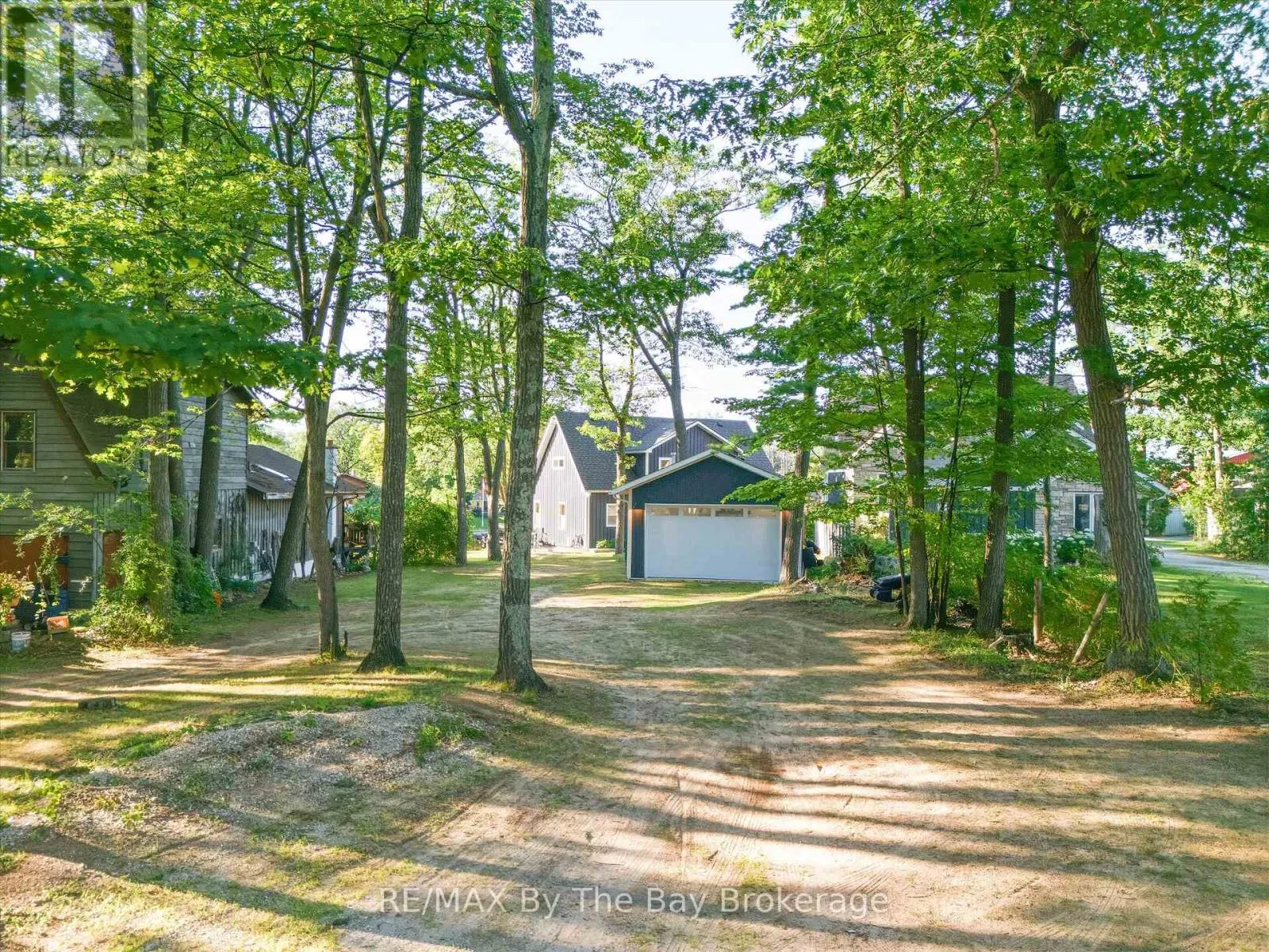 2056 RIVER ROAD W