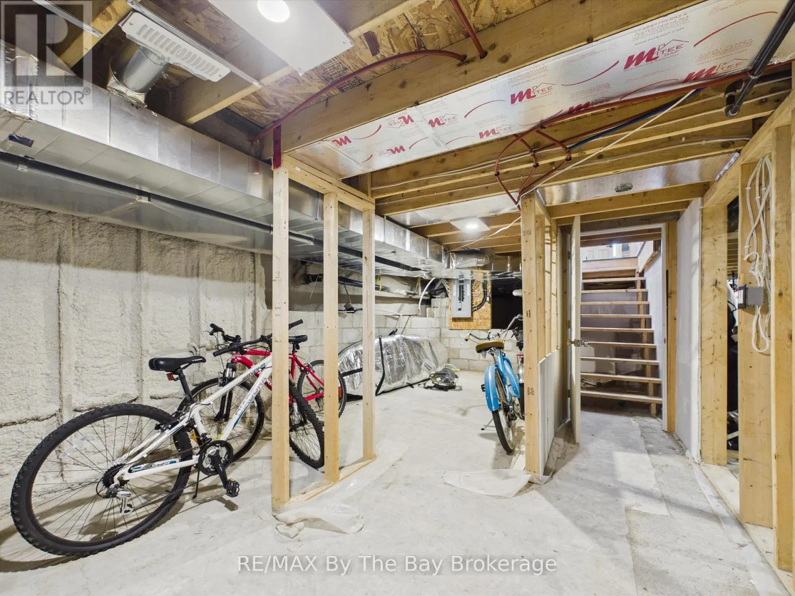 2056 RIVER ROAD W