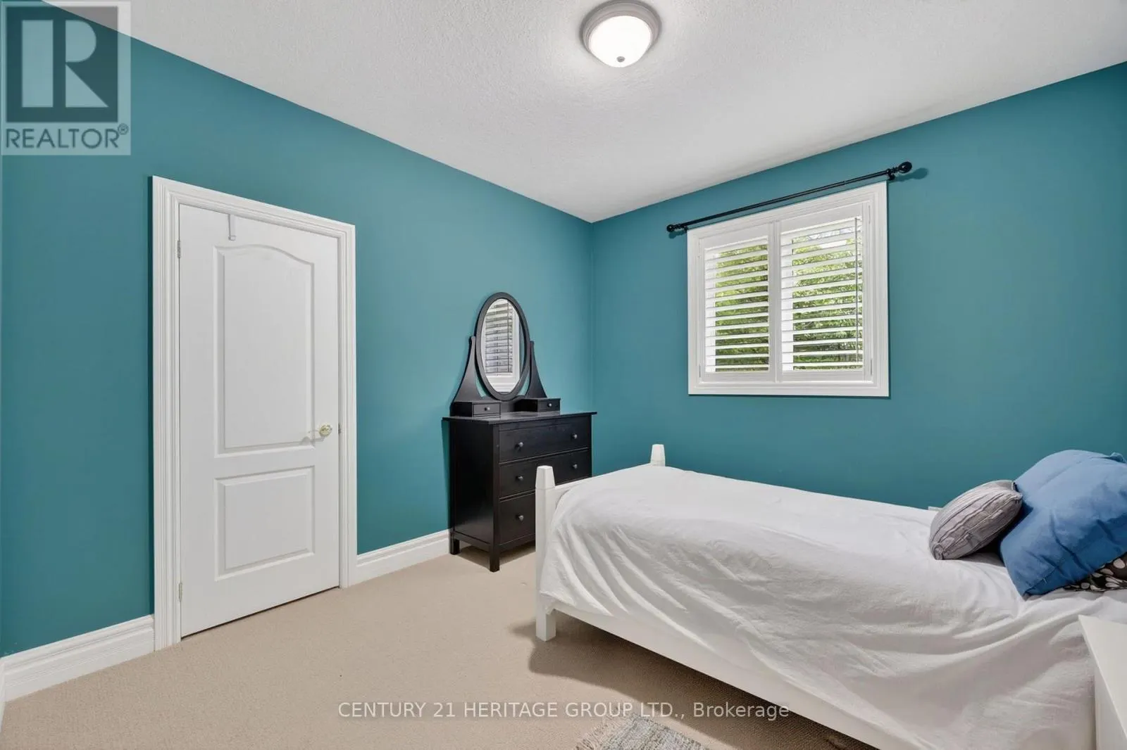 22 LLOYD COOK DRIVE E