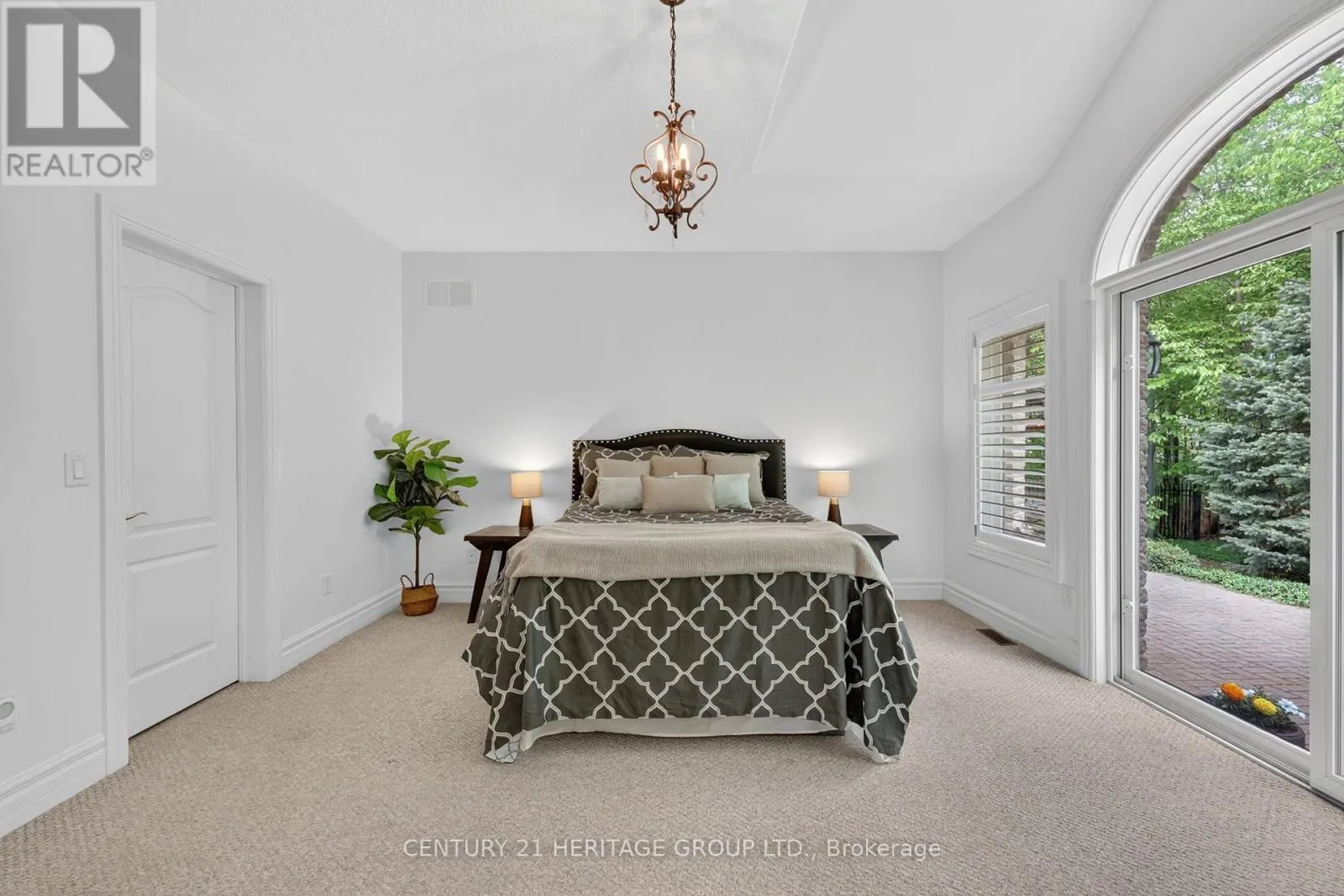 22 LLOYD COOK DRIVE E