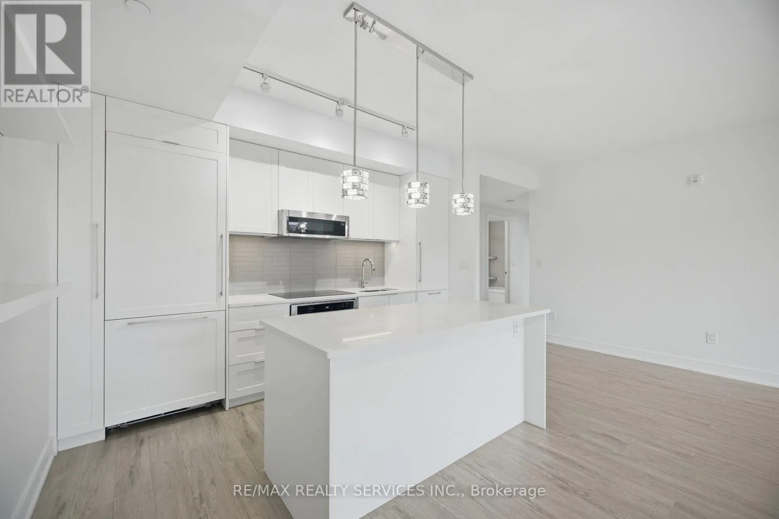 620 - 185 DUNLOP STREET E