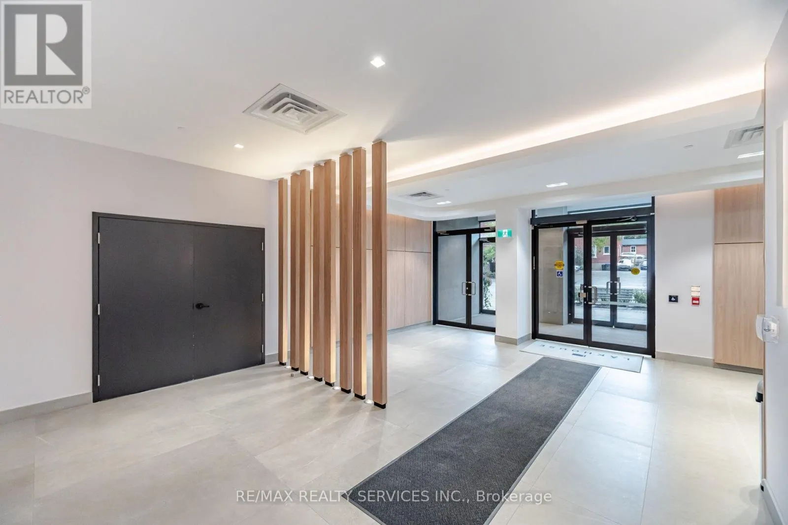 620 - 185 DUNLOP STREET E