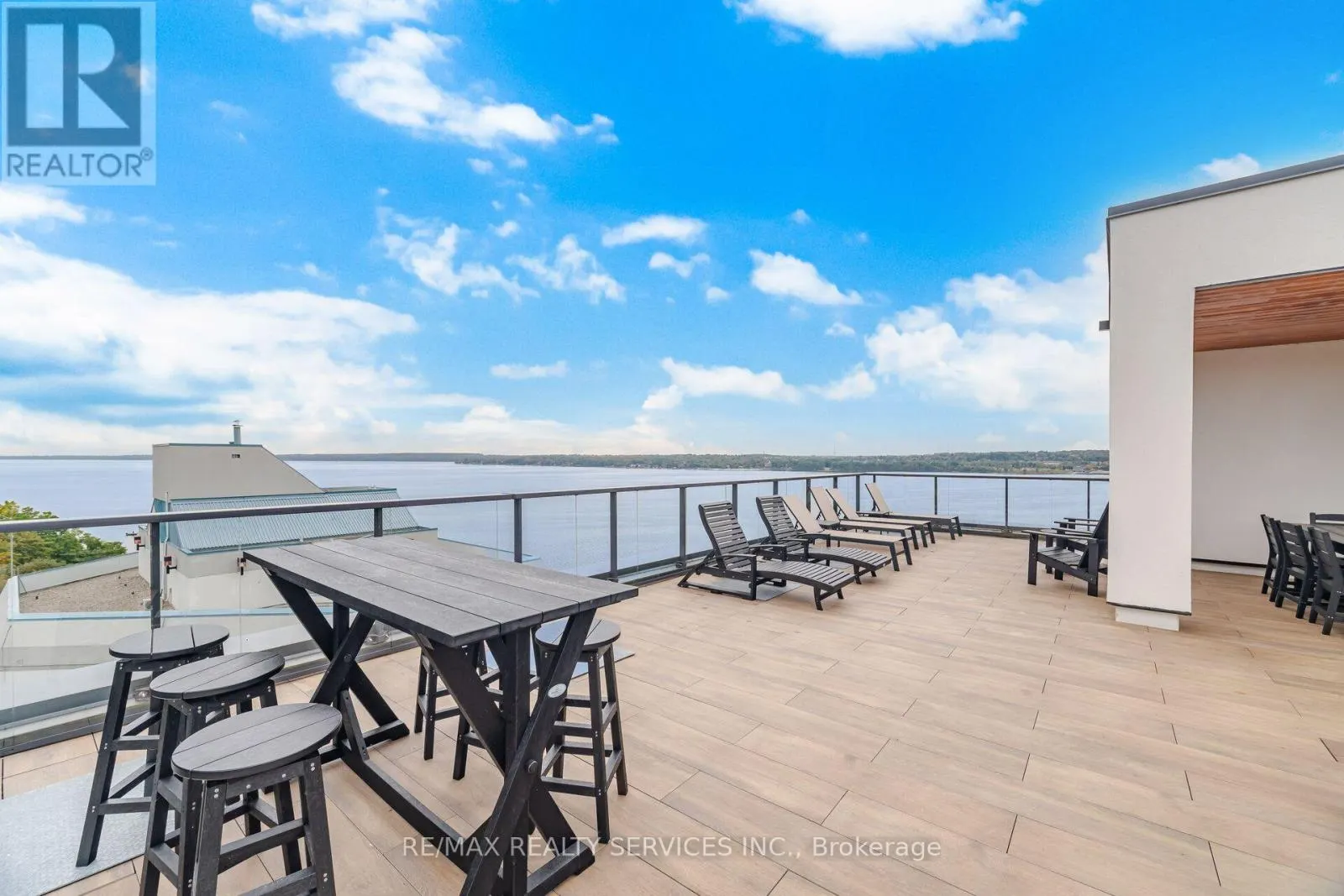 620 - 185 DUNLOP STREET E