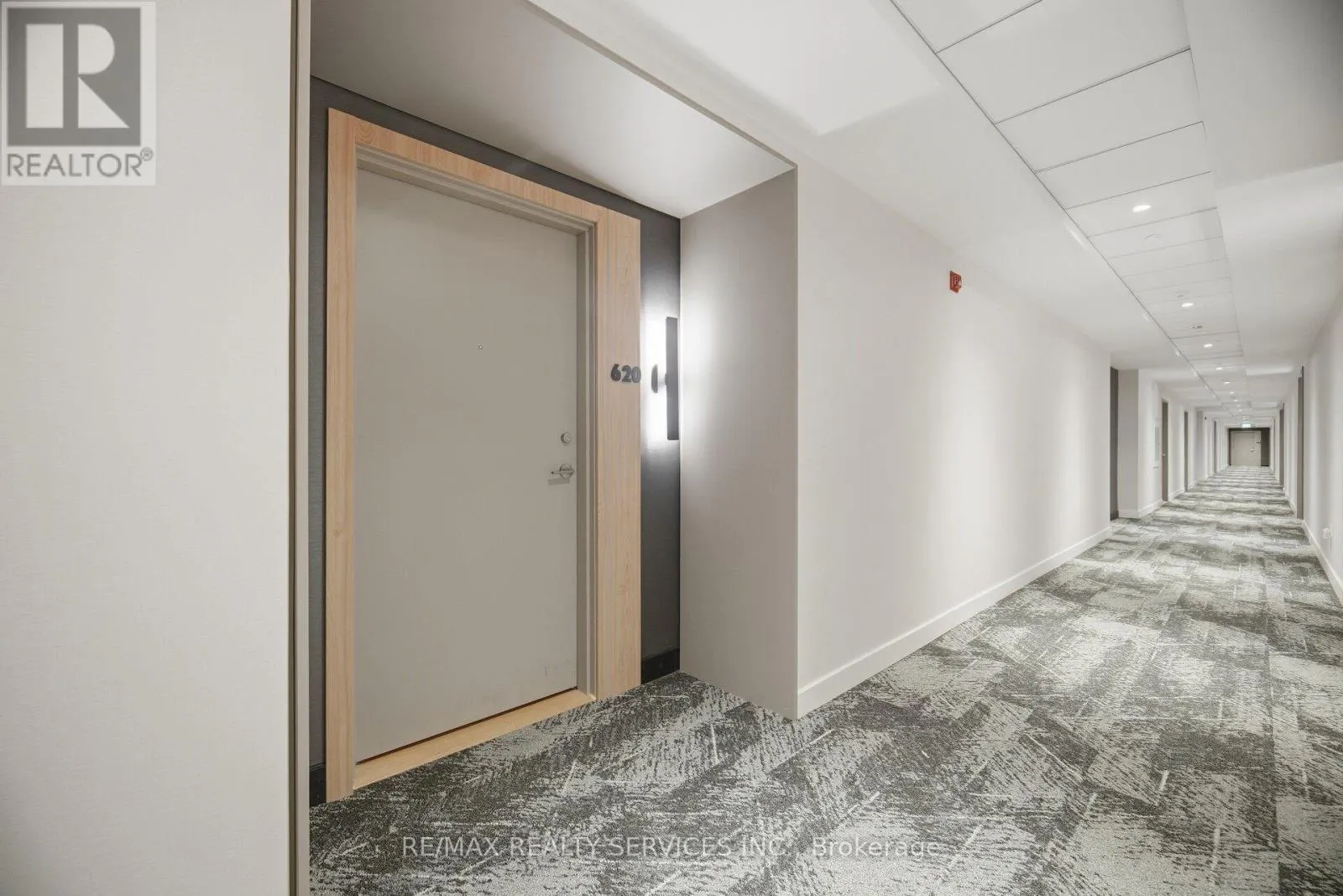 620 - 185 DUNLOP STREET E