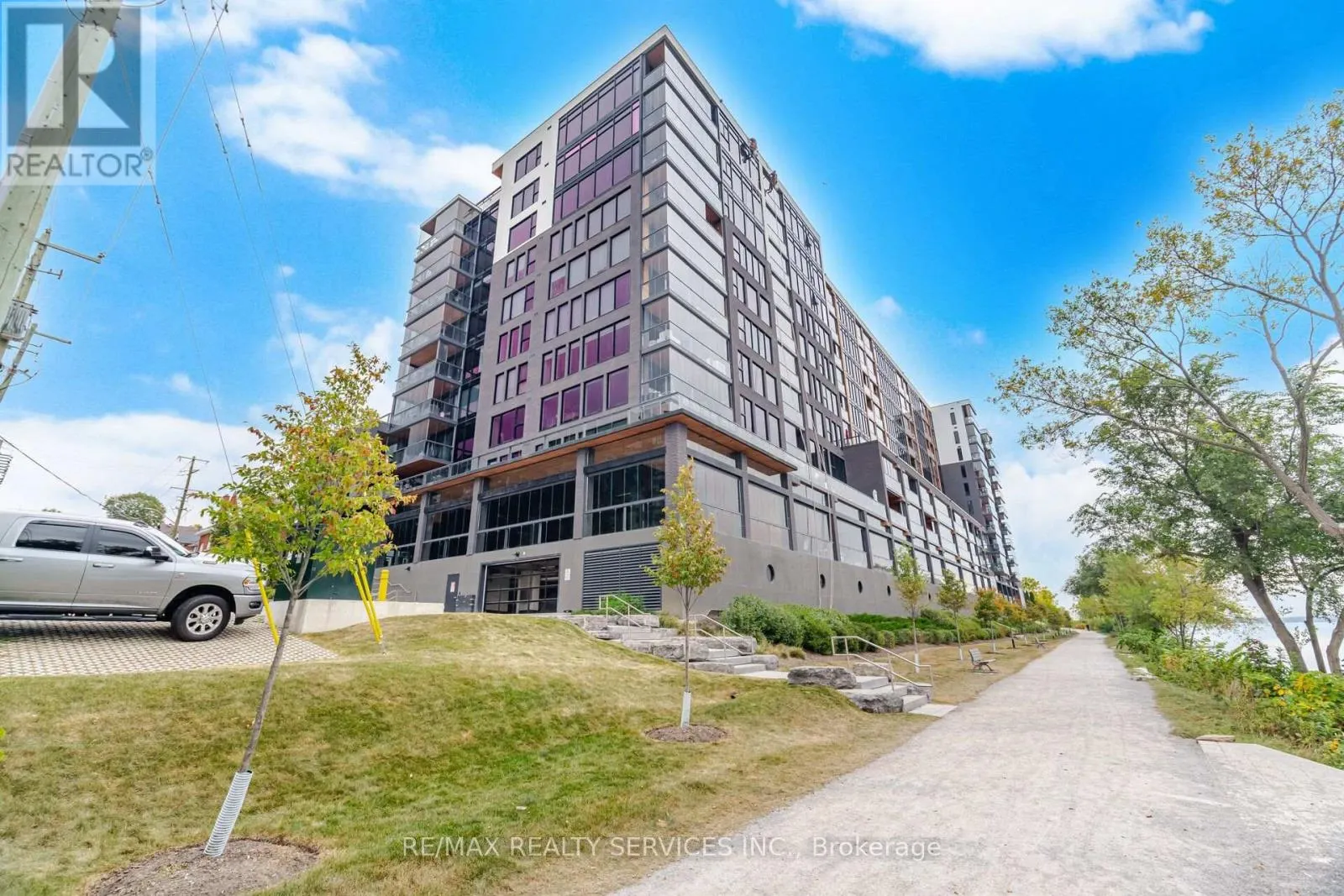 620 - 185 DUNLOP STREET E