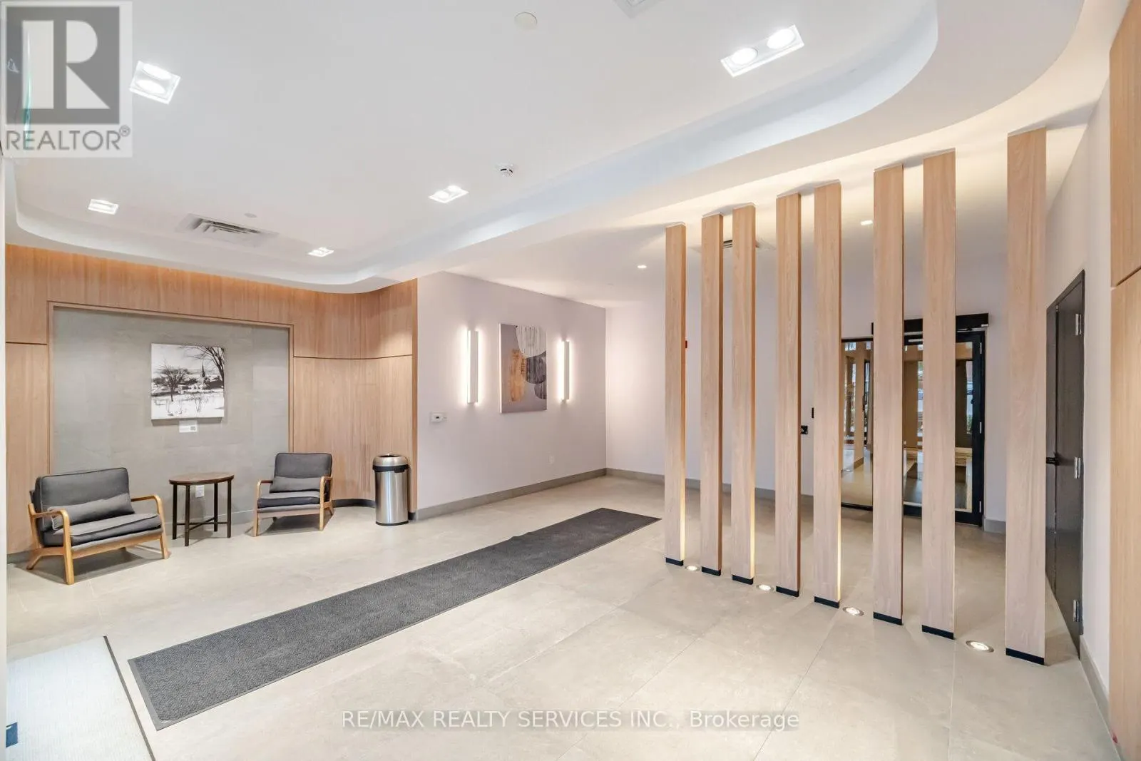 620 - 185 DUNLOP STREET E