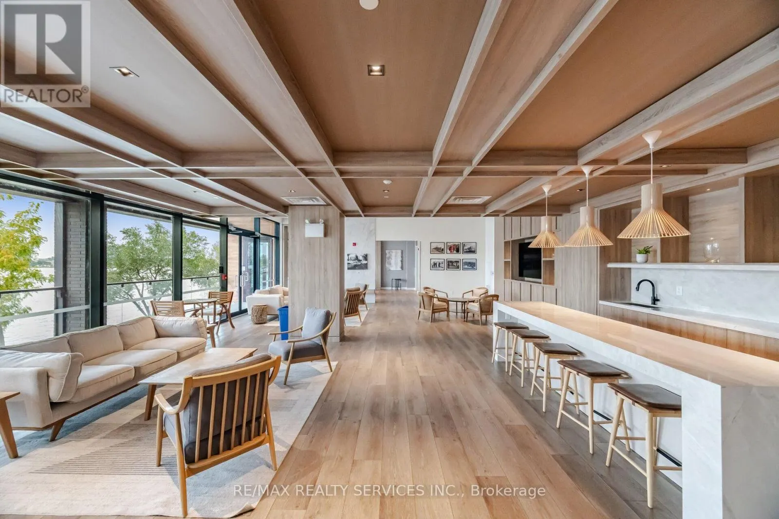 620 - 185 DUNLOP STREET E