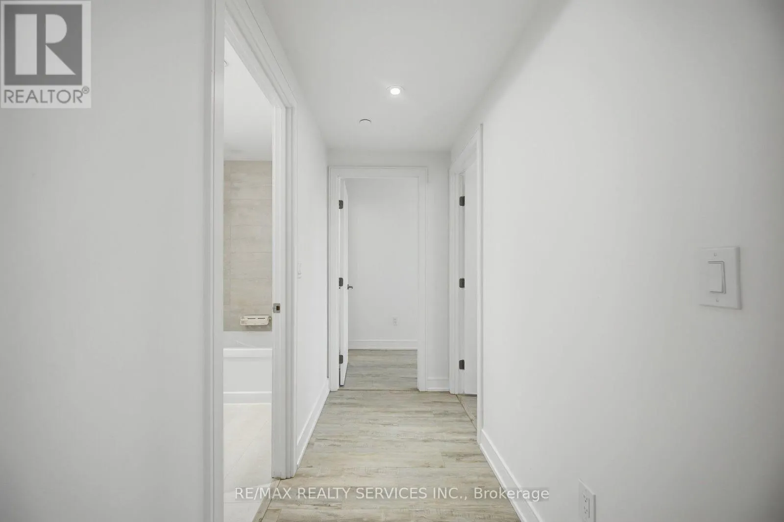 620 - 185 DUNLOP STREET E