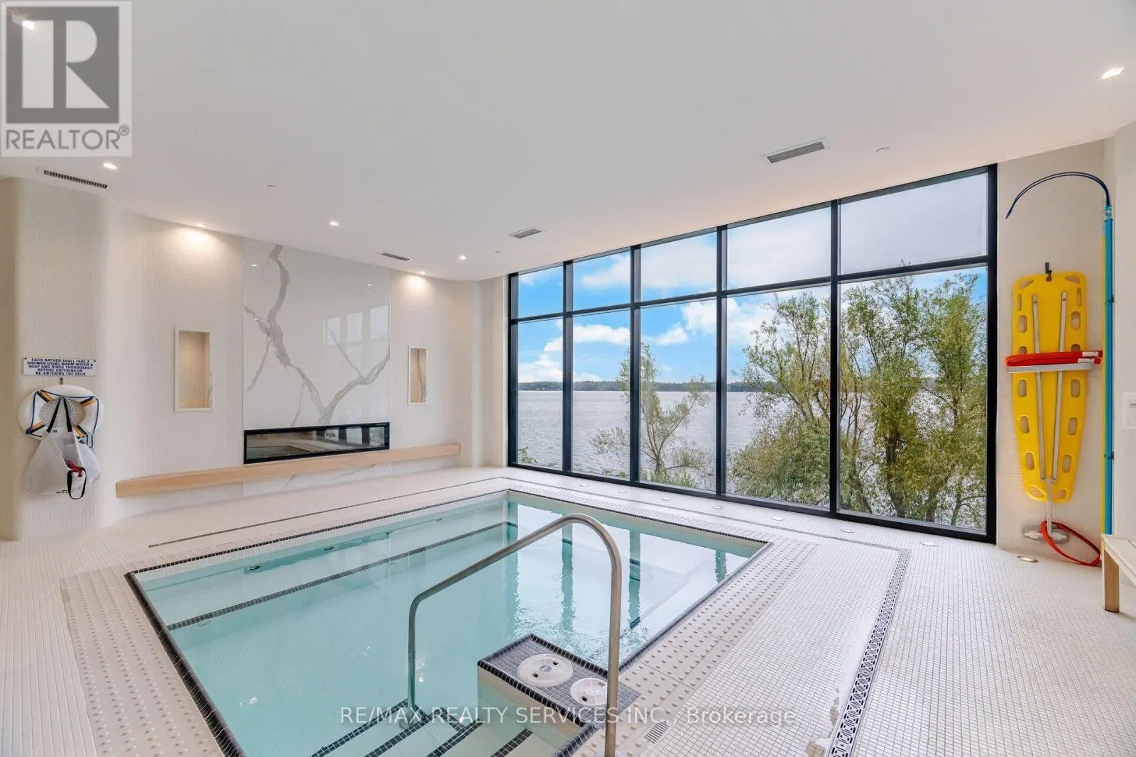 620 - 185 DUNLOP STREET E