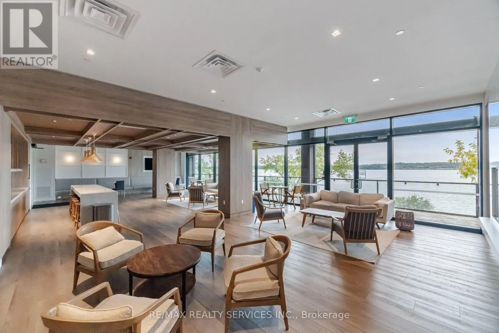 620 - 185 DUNLOP STREET E
