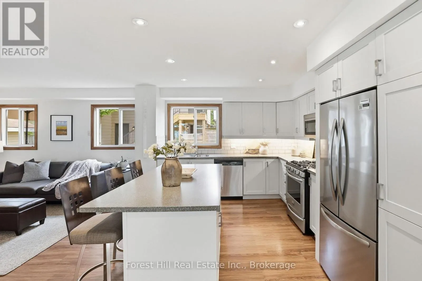 81 ST LAWRENCE STREET