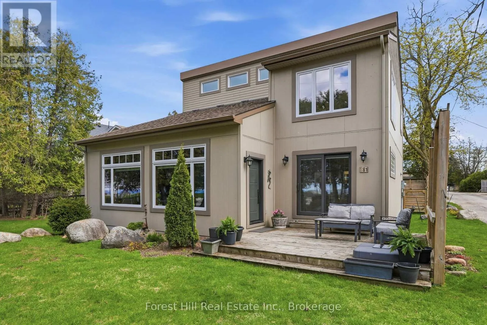 81 ST LAWRENCE STREET