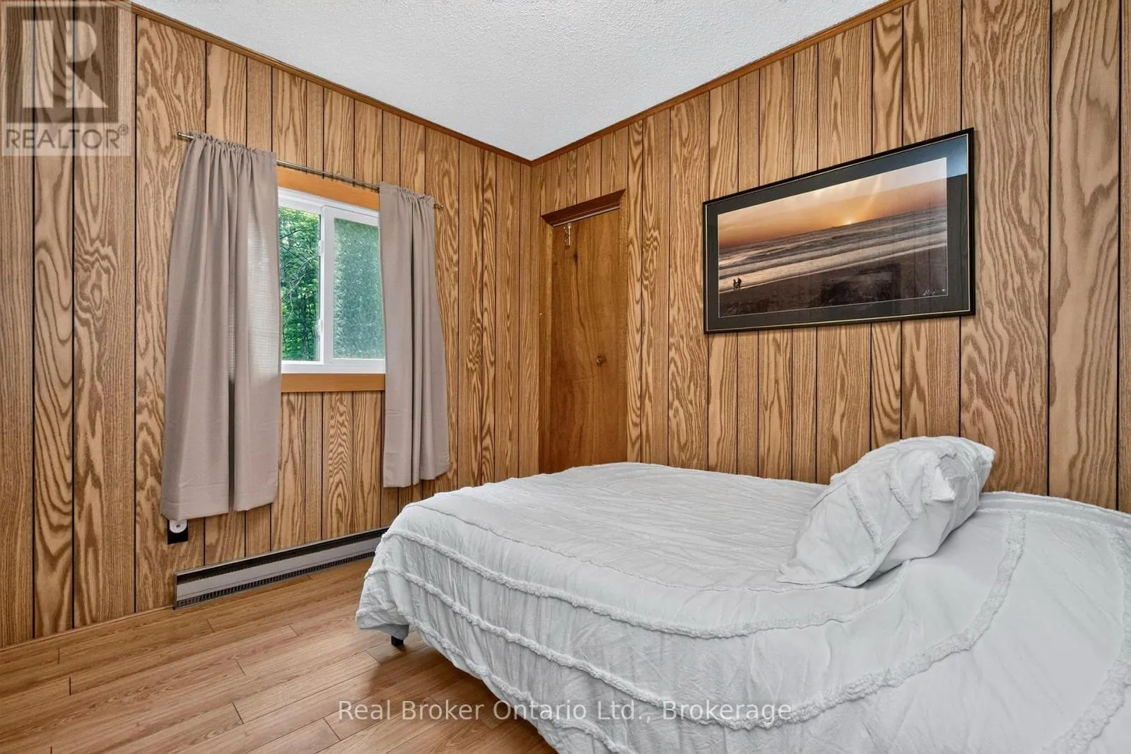 16 FREDRICK AVENUE