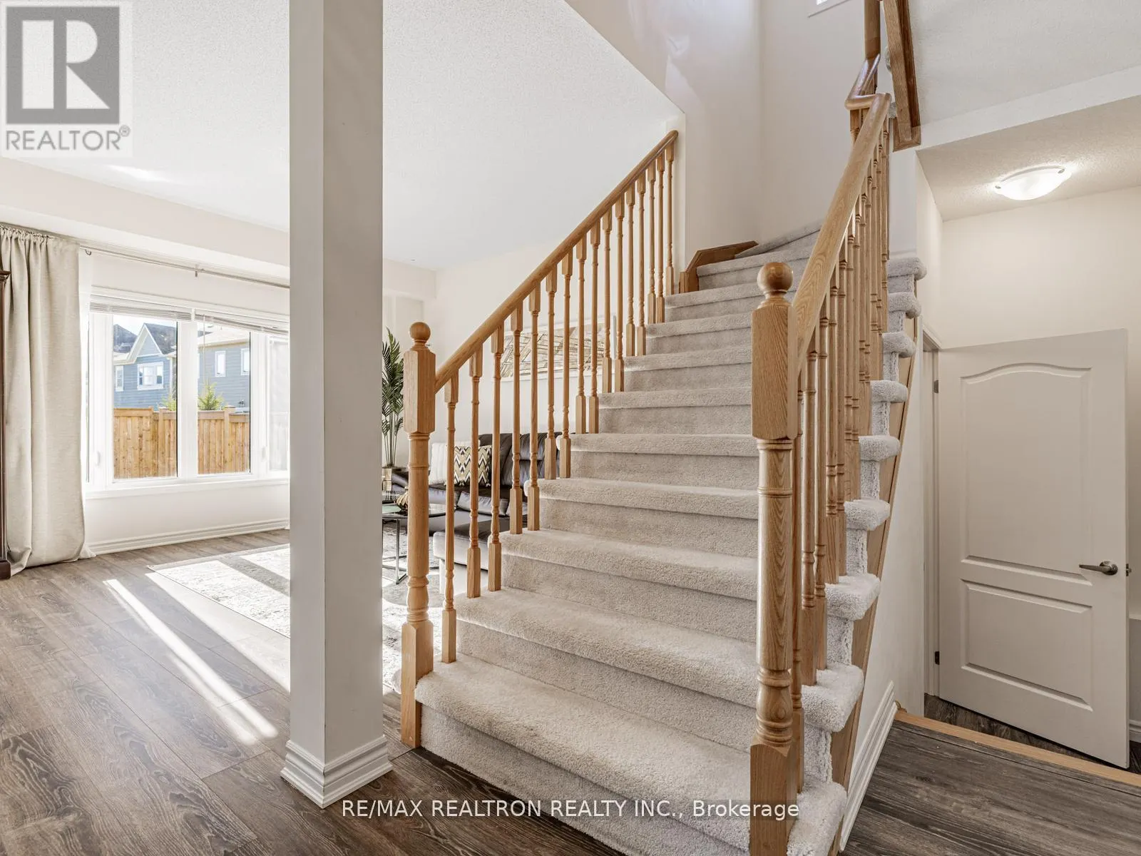 6 BOBOLINK DRIVE