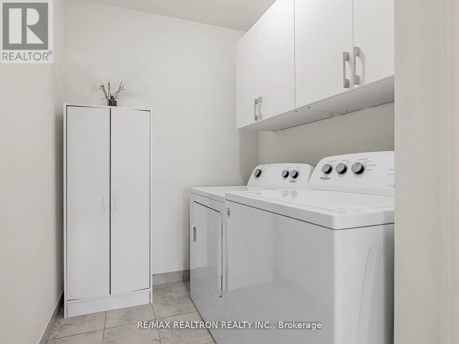 6 BOBOLINK DRIVE