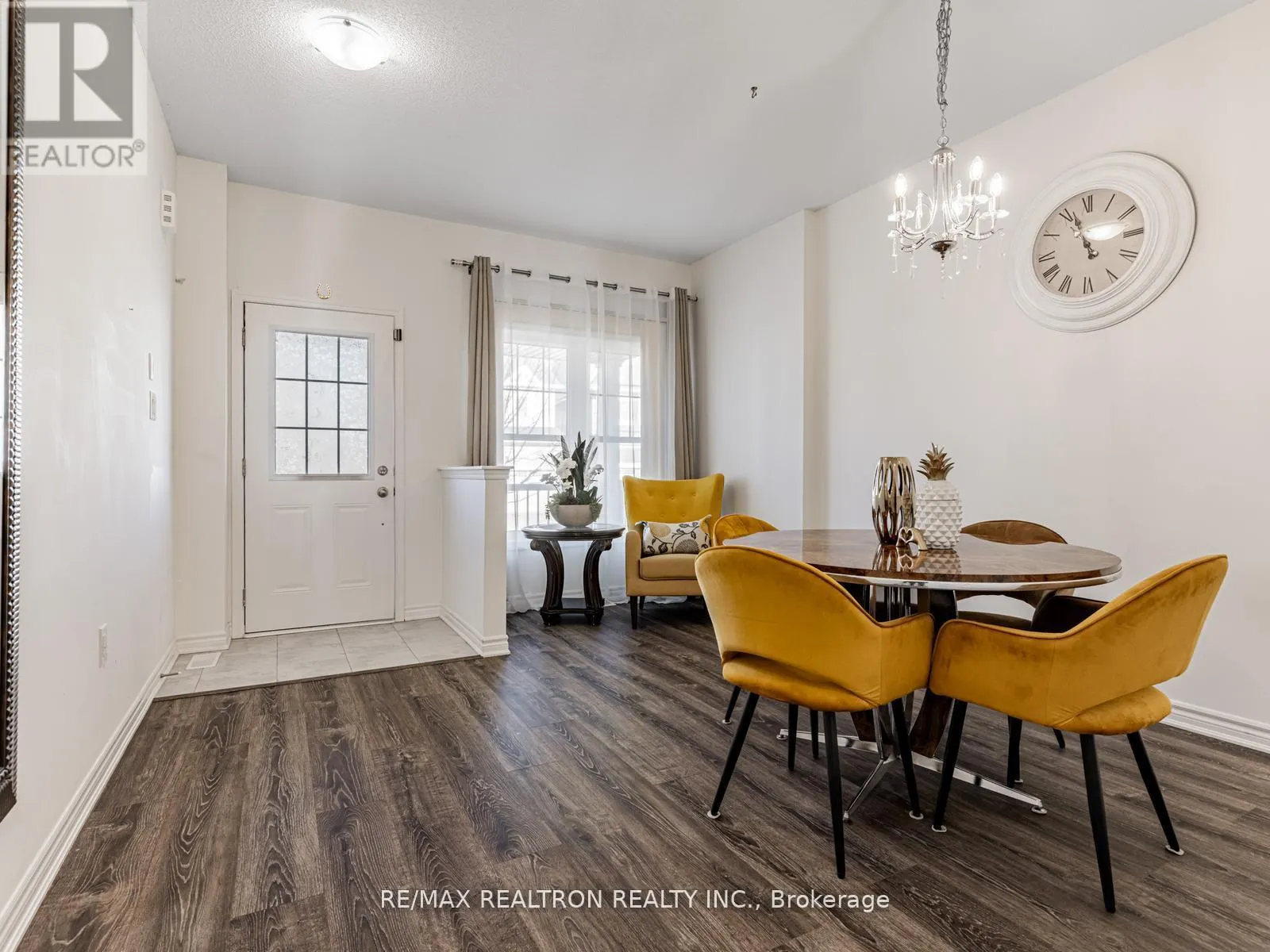 6 BOBOLINK DRIVE