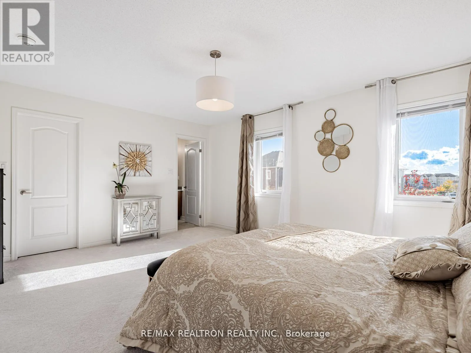 6 BOBOLINK DRIVE