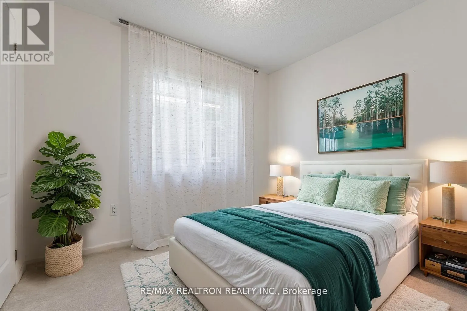 6 BOBOLINK DRIVE