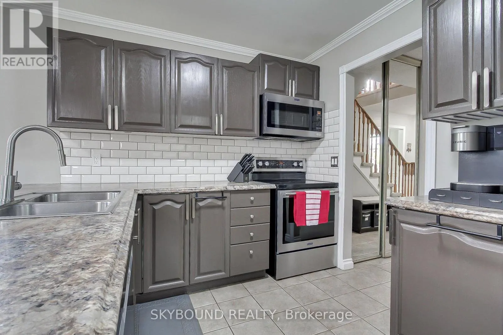 313 HICKLING TRAIL