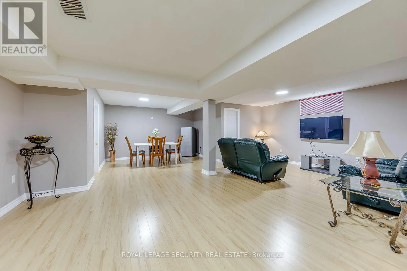 25 PINECLIFF CRESCENT