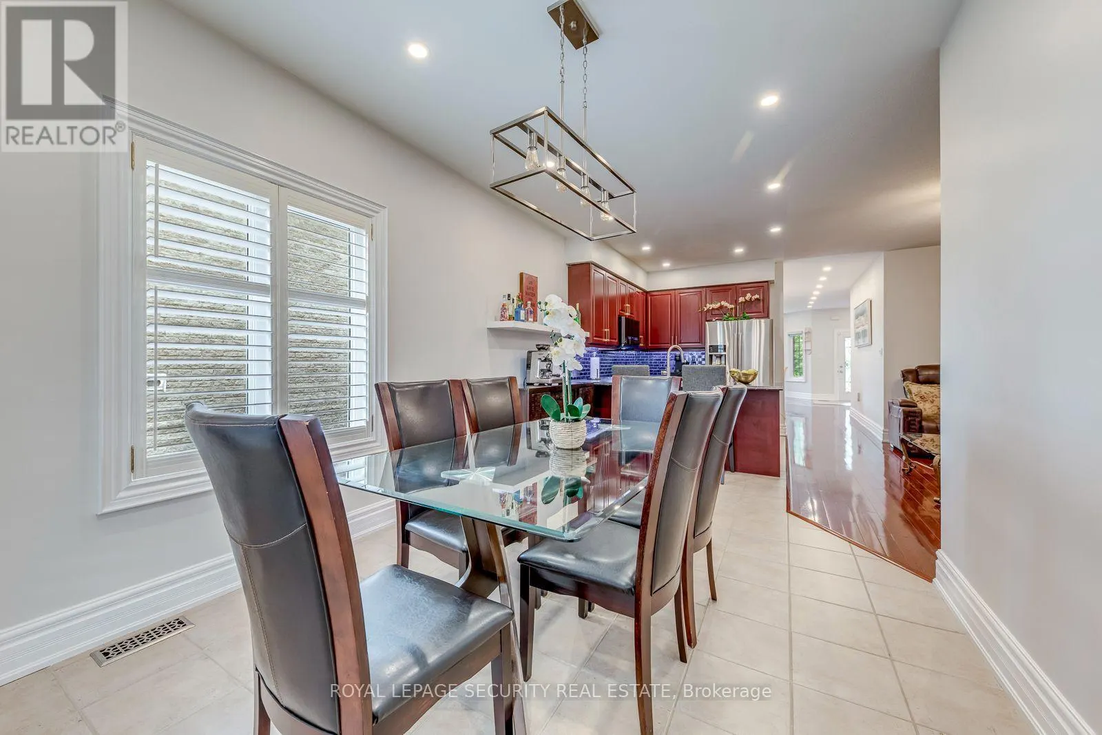 25 PINECLIFF CRESCENT
