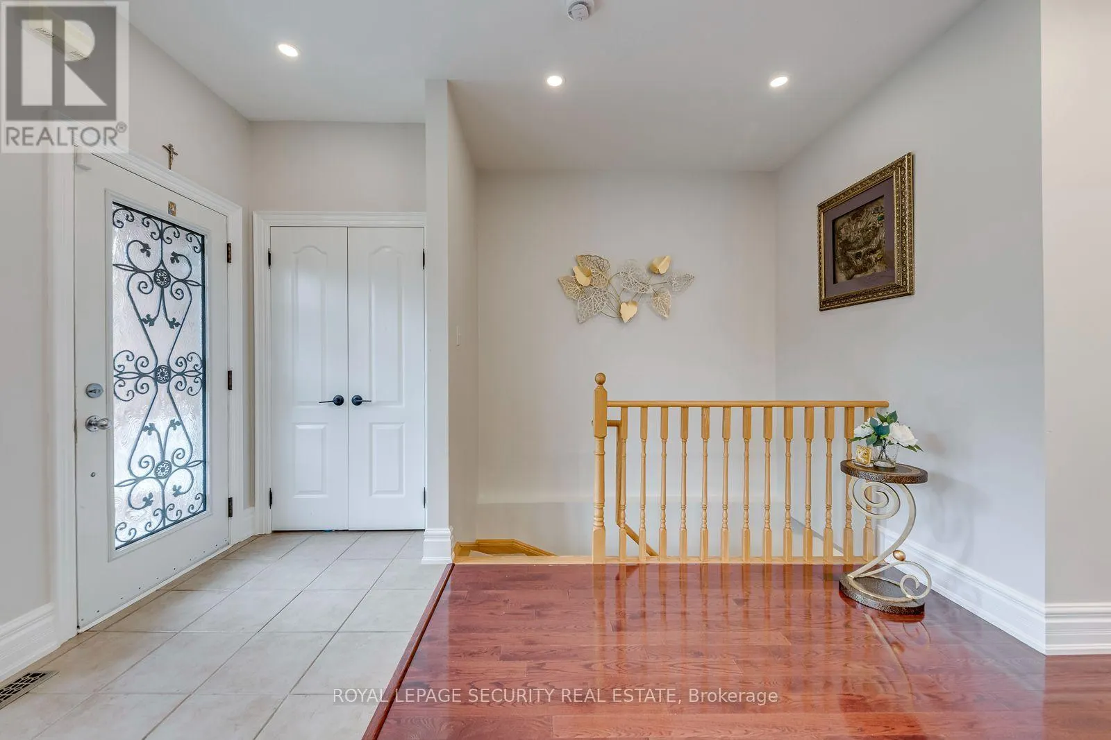 25 PINECLIFF CRESCENT