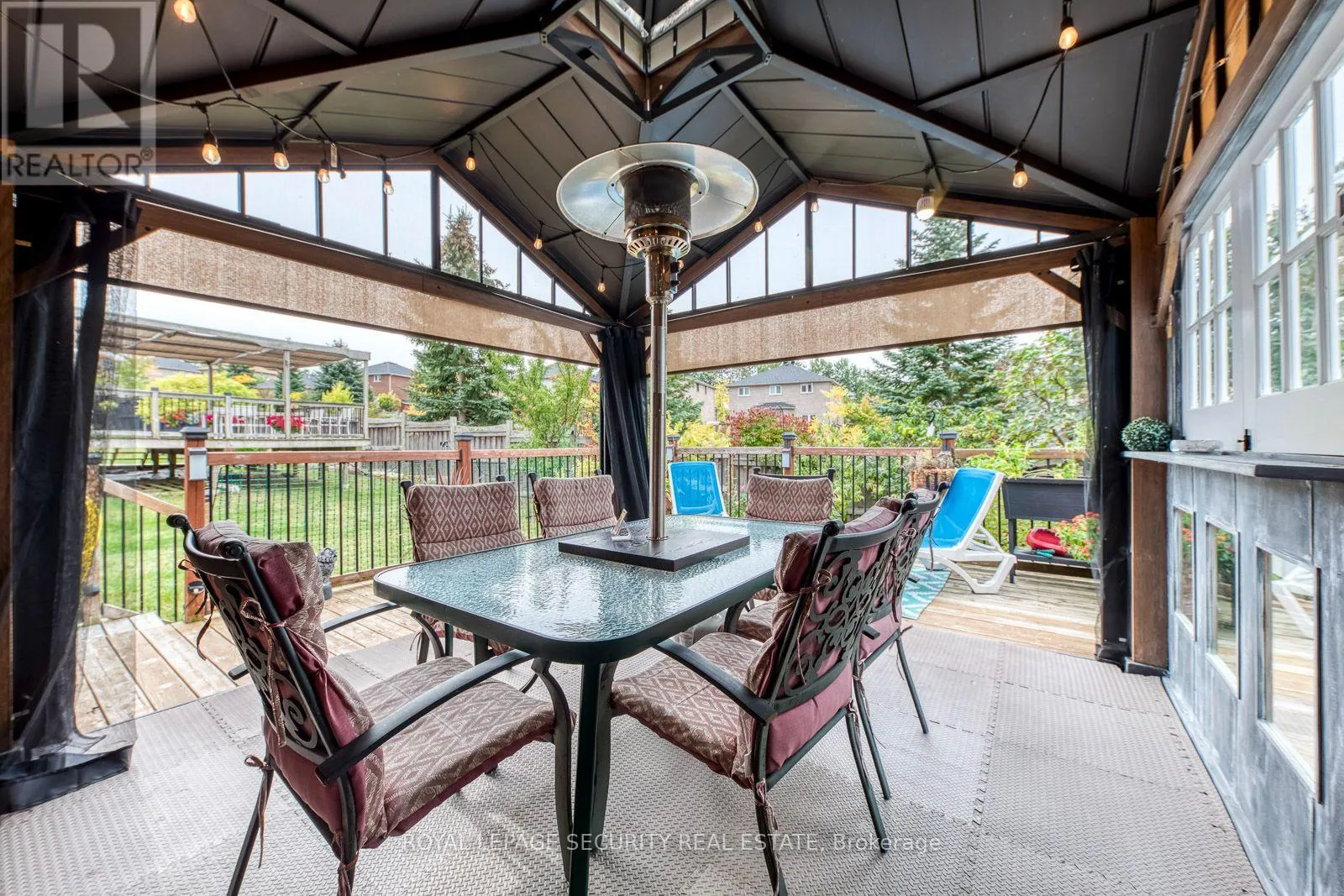 25 PINECLIFF CRESCENT
