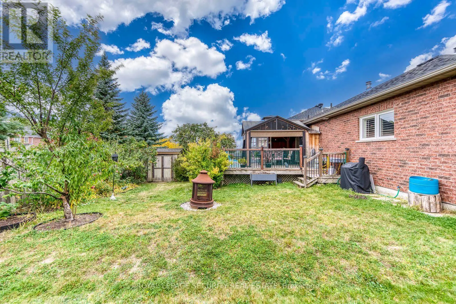 25 PINECLIFF CRESCENT