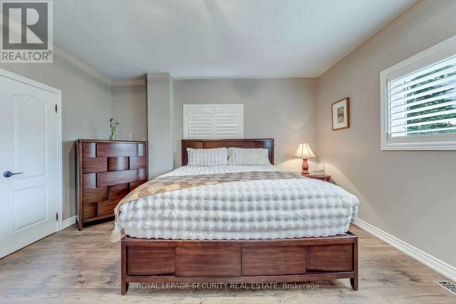 25 PINECLIFF CRESCENT