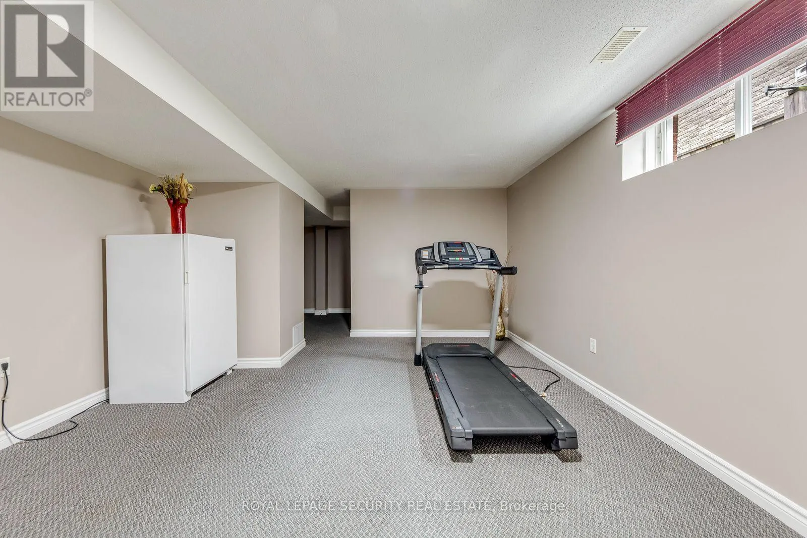 25 PINECLIFF CRESCENT