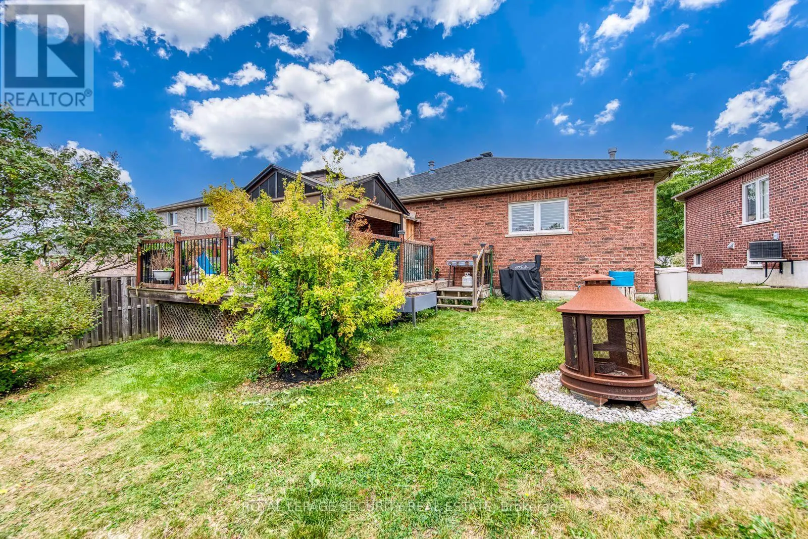 25 PINECLIFF CRESCENT