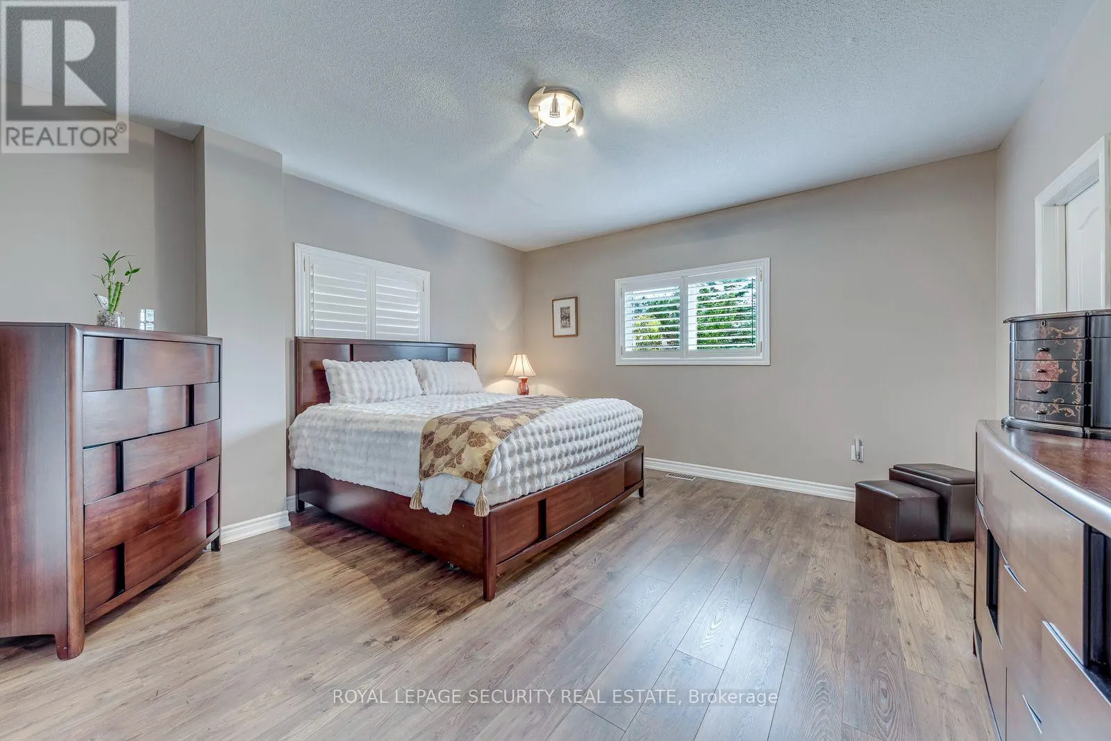 25 PINECLIFF CRESCENT