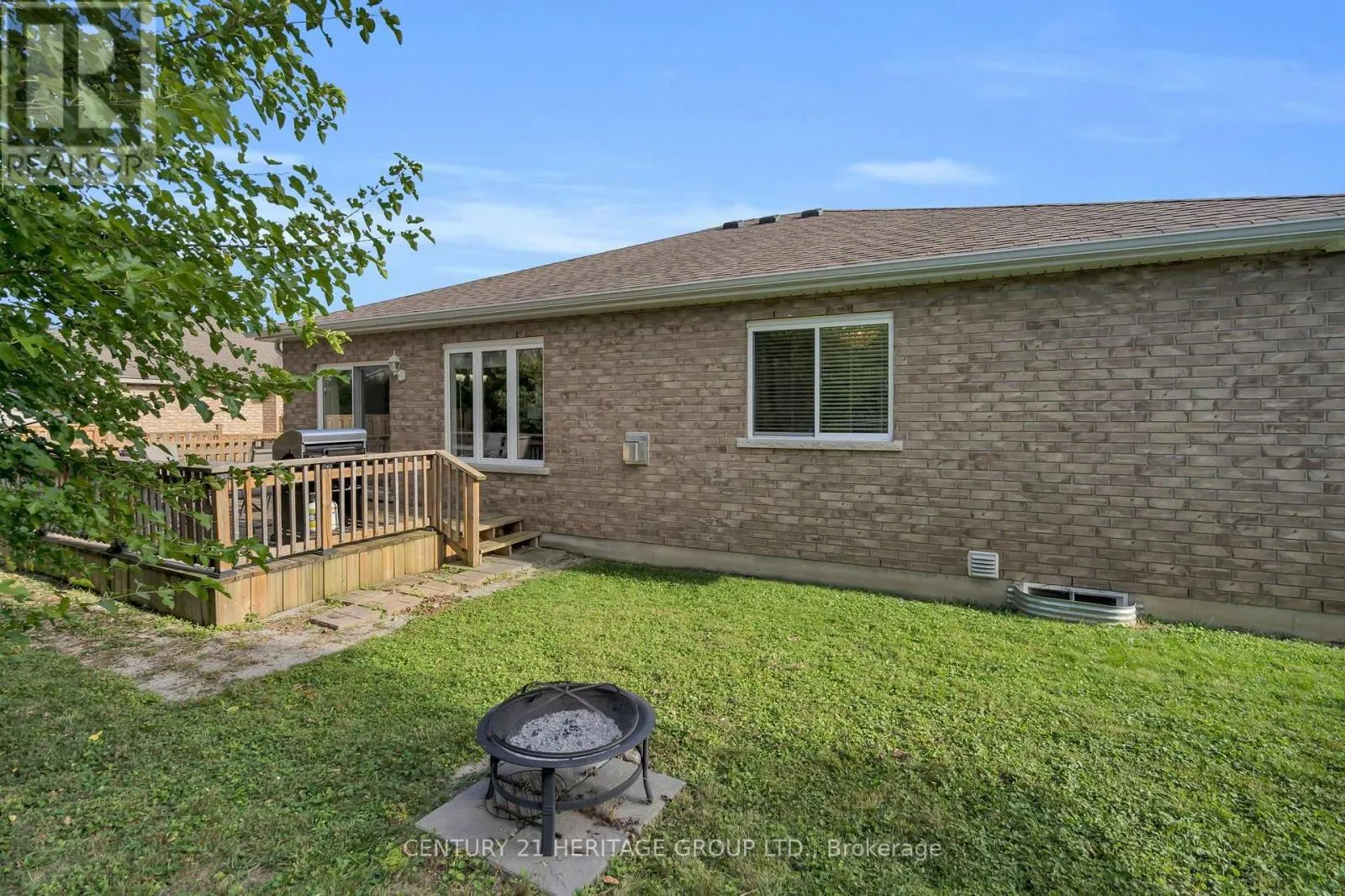 45 WHITFIELD CRESCENT